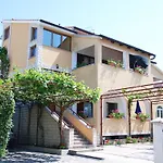 Korelic Garden Apartment Porec