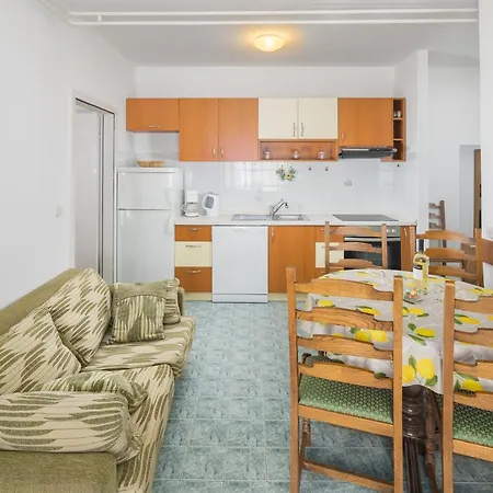 Korelic Garden Apartment Porec